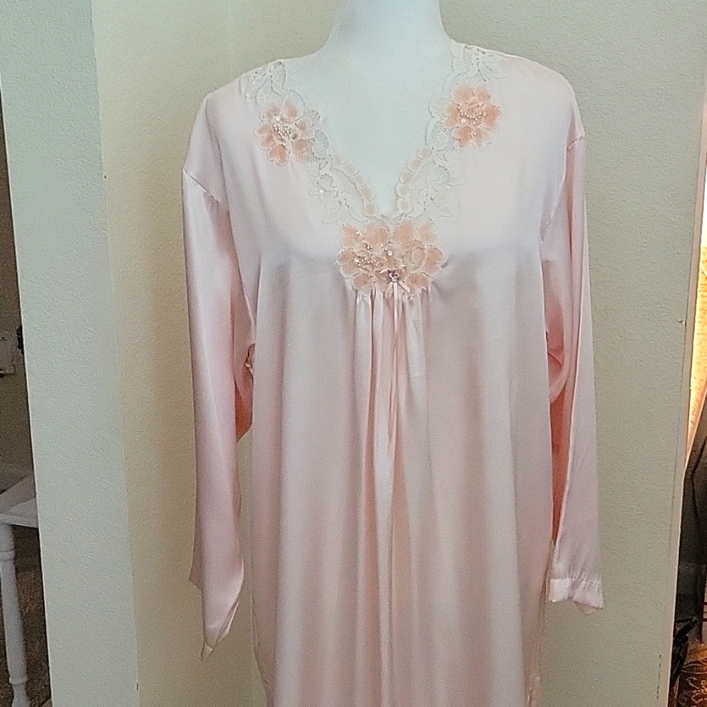VTG SATIN ETIENNE PALE PINK NIGHTGOWN....MEDIUM